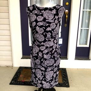 New Tommy Hilfiger women’s floral pattern dress.  Size 6.  Navy and cream.